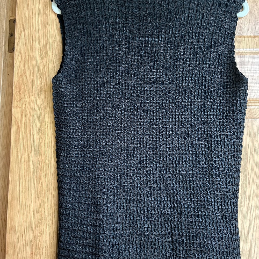 Elegant Black Textured Sleeveless Top